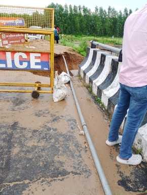 काठगढ़ में बारिश के दौरान गिरा मकान। संवाद काठगढ़ में बारिश के दौरान गिरा मकान। संवाद