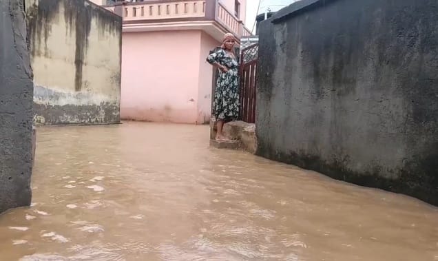 काठगढ़ में बारिश के दौरान गिरा मकान। संवाद काठगढ़ में बारिश के दौरान गिरा मकान। संवाद