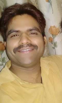 निजी बसों के चलते गढ़ी रोड पर लगा जाम। संवाद निजी बसों के चलते गढ़ी रोड पर लगा जाम। संवाद