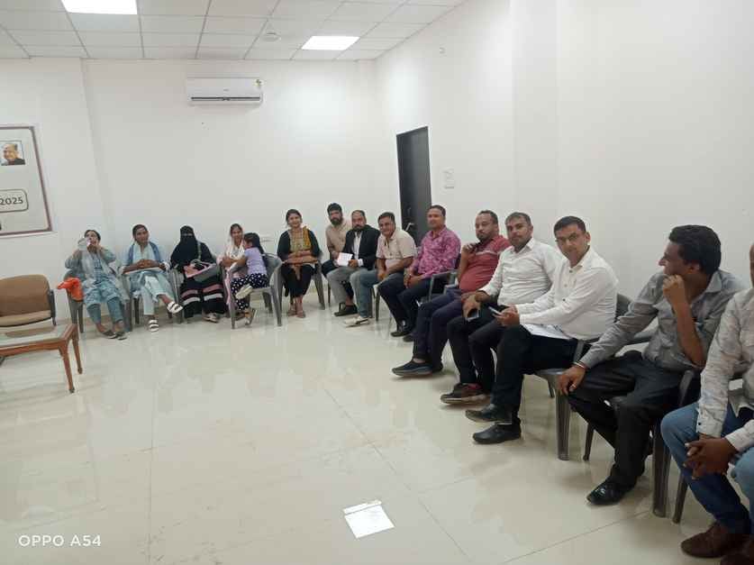 पूर्व मुख्यमंत्री अशोक गहलोत से संयुक्त अभिभावक संघ ने कि मुलाकात पूर्व मुख्यमंत्री अशोक गहलोत से संयुक्त अभिभावक संघ ने कि मुलाकात
