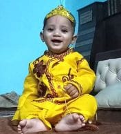 सरायअकिल कस्बे में राधा-कृष्ण की झांकी प्रस्तुत करते कलाकार।   संवाद