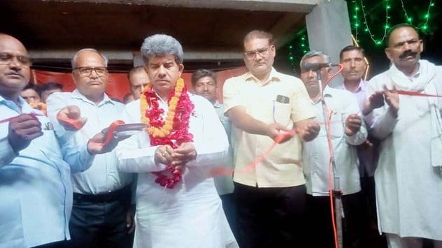 बेहटा गुंसाई में निकाली गई शोभायात्रा में शामिल झांकी। संवाद बेहटा गुंसाई में निकाली गई शोभायात्रा में शामिल झांकी। संवाद
