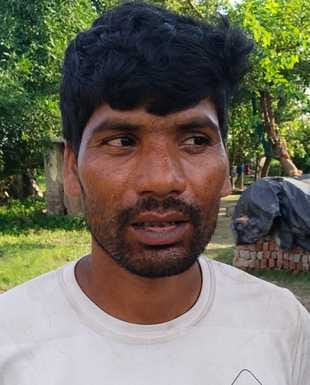 ग्रन्ट नं. 12 में कटान करती शारदा नदी।संवाद