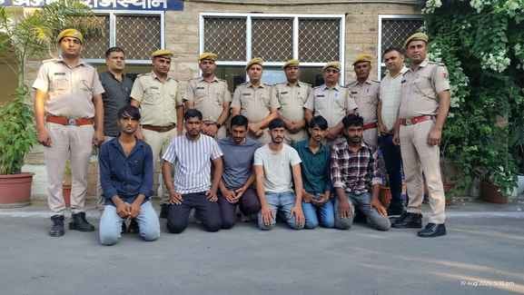 पुलिस गिरफ्त मे ट्रैक्टर चोरी के आरोपी पुलिस गिरफ्त मे ट्रैक्टर चोरी के आरोपी