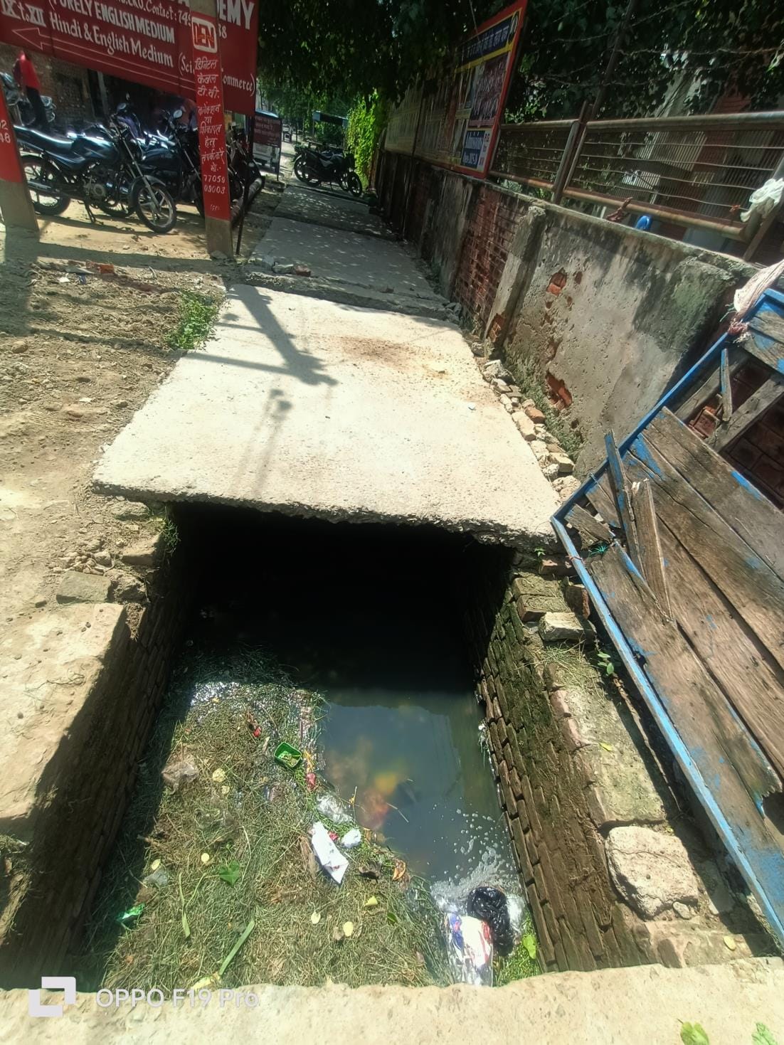 राजधानी के विभिन्न इलाकों में खुले नाले। राजधानी के विभिन्न इलाकों में खुले नाले।