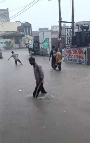 शामली बैंड़ मार्केट में जलभराव । संवाद