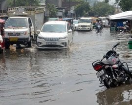 शामली बैंड़ मार्केट में जलभराव । संवाद