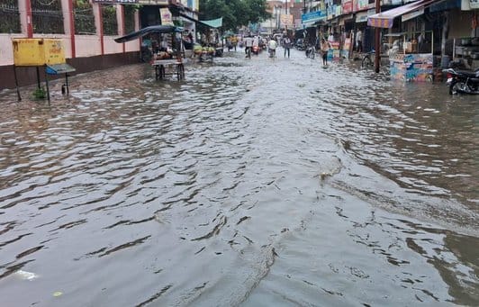 शामली बैंड़ मार्केट में जलभराव । संवाद