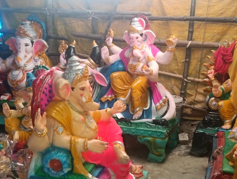 06 कैथल। ढांड रोड पर गणेश चतुर्थी के उपलक्ष्य में रखी गई प्रतिमाएं। संवाद 06 कैथल। ढांड रोड पर गणेश चतुर्थी के उपलक्ष्य में रखी गई प्रतिमाएं। संवाद