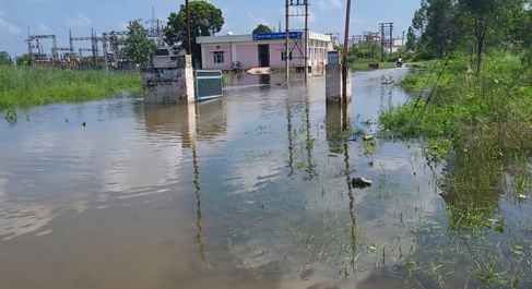 बराड़ा के पावर हाउस में जलभराव। संवाद