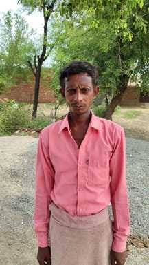 बाढ़ के पानी के कटान से पानी में समाया मंदिर, मौके पर पड़े अवशेष। संवाद बाढ़ के पानी के कटान से पानी में समाया मंदिर, मौके पर पड़े अवशेष। संवाद