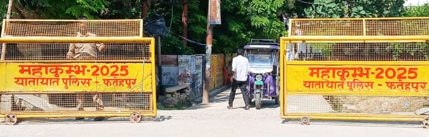 फोटो-21-बच्चों को स्कूल से लेकर लौटते क्षेत्र निवासी बबलू। संवाद फोटो-21-बच्चों को स्कूल से लेकर लौटते क्षेत्र निवासी बबलू। संवाद
