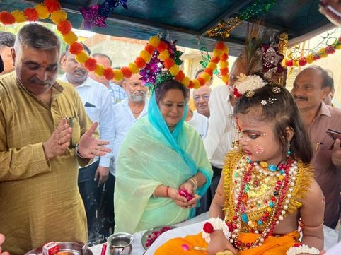 फोटो 6,7,8,9 ठाकुरद्वारा नगर में रामडोल की शोभायात्रा में निकाली गई भगवान शिव के तांडव नृत्य, भ फोटो 6,7,8,9 ठाकुरद्वारा नगर में रामडोल की शोभायात्रा में निकाली गई भगवान शिव के तांडव नृत्य, भ