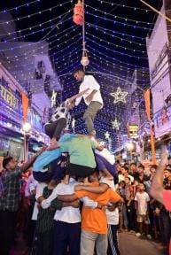 मित्तल परिवार की ओर से अमीनाबाद रोड स्थित न्यू गणेशगंज में छह दिवसीय श्रीकृष्ण जन्मोत्सव और डिज मित्तल परिवार की ओर से अमीनाबाद रोड स्थित न्यू गणेशगंज में छह दिवसीय श्रीकृष्ण जन्मोत्सव और डिज