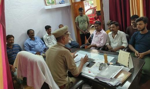 प्रशिक्षण लेते अग्निसचेतक। प्रशिक्षण लेते अग्निसचेतक।