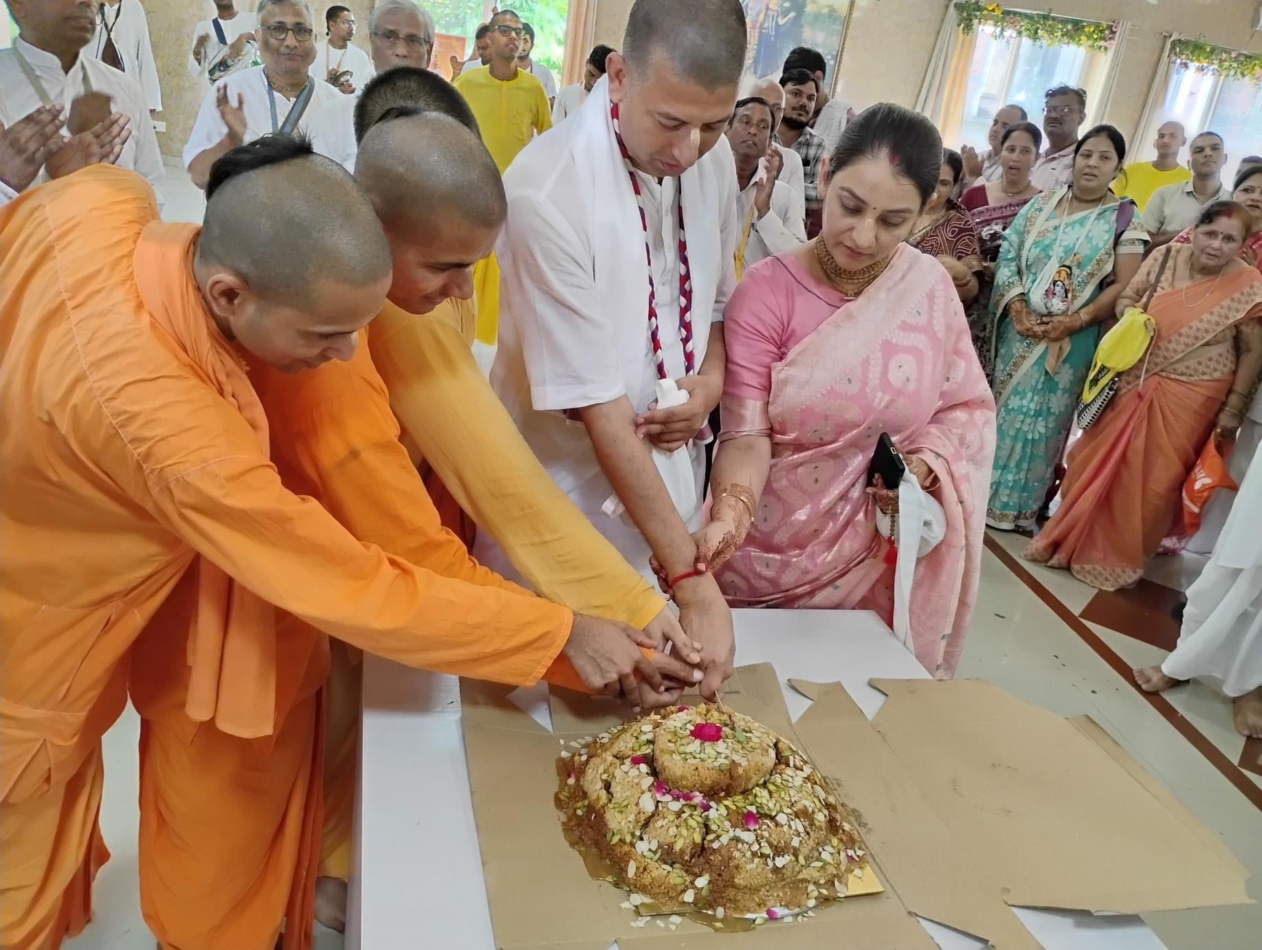 श्री राधा रमण बिहारी मंदिर (इस्कॉन) में अन्नदा एकादशी का पर्व सोमवार को धूमधाम से मनाया गया। श्री राधा रमण बिहारी मंदिर (इस्कॉन) में अन्नदा एकादशी का पर्व सोमवार को धूमधाम से मनाया गया।