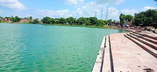 जलालाबाद में स्थित भगवान परशुराम का मंदिर। संवाद