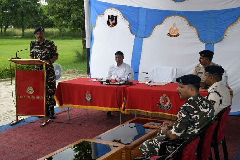 श्वानों के करतबों ने जीत लिया दिल