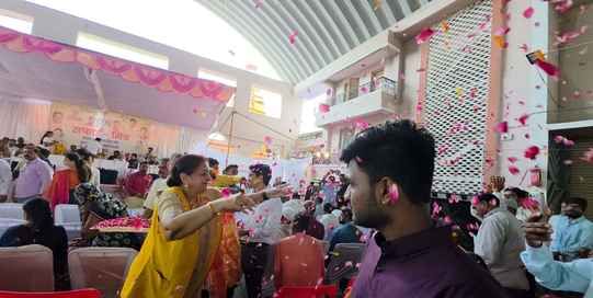 विधायक चिटनीस और महापौर ने किया सफाई मित्रों का सम्मान