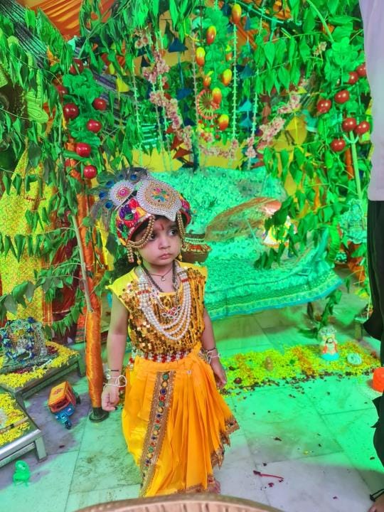 कान्हा के छठी उत्सव पर भक्ति और उल्लास की छटा कान्हा के छठी उत्सव पर भक्ति और उल्लास की छटा