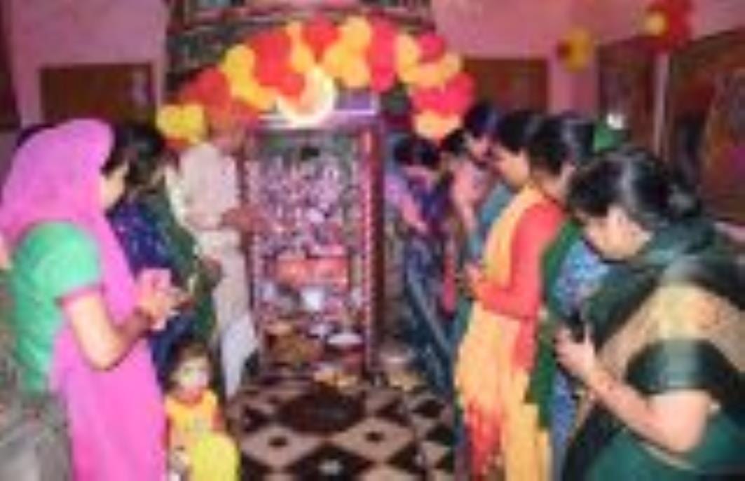 कान्हा के छठी उत्सव पर भक्ति और उल्लास की छटा कान्हा के छठी उत्सव पर भक्ति और उल्लास की छटा