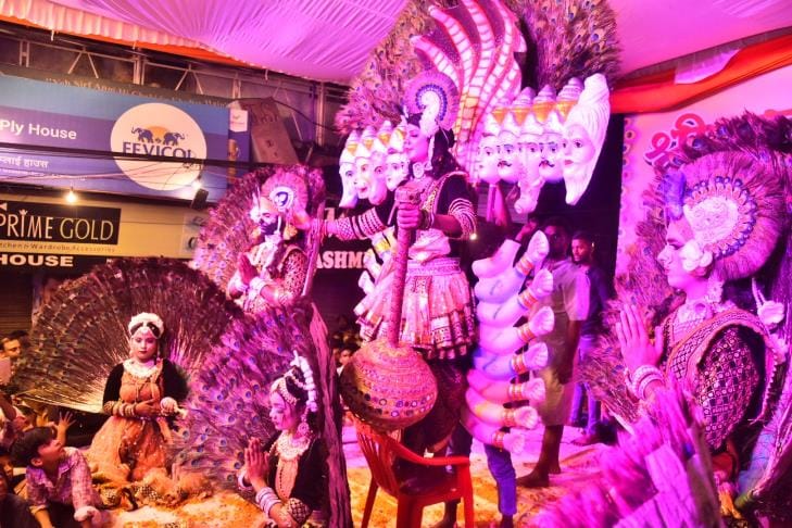 मित्तल परिवार की ओर से न्यू गणेशगंज में छठी उत्सव धूमधाम से मनाया गया।