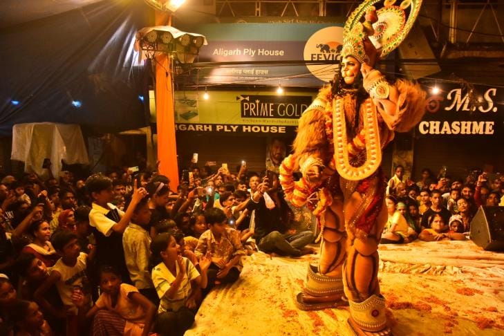 मित्तल परिवार की ओर से न्यू गणेशगंज में छठी उत्सव धूमधाम से मनाया गया।