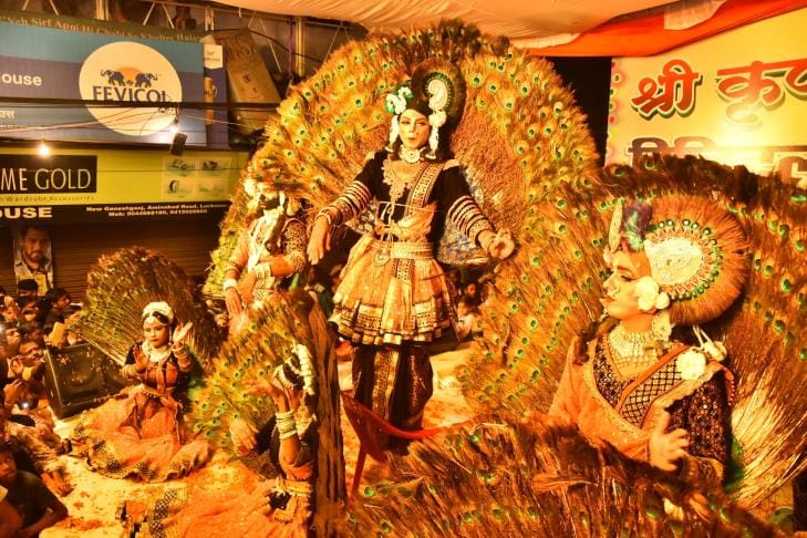मित्तल परिवार की ओर से न्यू गणेशगंज में छठी उत्सव धूमधाम से मनाया गया।