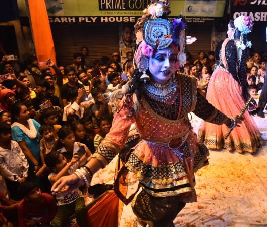 मित्तल परिवार की ओर से न्यू गणेशगंज में छठी उत्सव धूमधाम से मनाया गया।