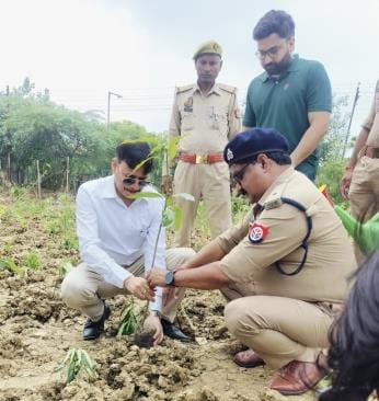 रेशम की साड़ी बनाने का प्रशिक्षण पूरा, 30 बंदियों को मिला प्रमाण पत्र रेशम की साड़ी बनाने का प्रशिक्षण पूरा, 30 बंदियों को मिला प्रमाण पत्र