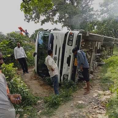 सरदार पटेल इंटर कॉलेज में अव्यवस्था को लेकर छात्रों ने किया धरना प्रदर्शन सरदार पटेल इंटर कॉलेज में अव्यवस्था को लेकर छात्रों ने किया धरना प्रदर्शन