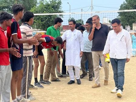 19 कैथल। जाट स्कूल के खेल मैदान में आयोजित प्रतियोगिता में अव्वल बच्चों के साथ स्टाफ। शिक्षा व 19 कैथल। जाट स्कूल के खेल मैदान में आयोजित प्रतियोगिता में अव्वल बच्चों के साथ स्टाफ। शिक्षा व