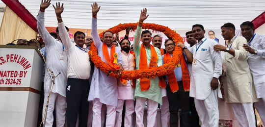 23जेएनडी30-वाल्मीकि भवन एवं छात्रावास भूमि पूजन एवं शिलान्यास कार्यक्रम में पहुंचे कैबिनेट मंत् 23जेएनडी30-वाल्मीकि भवन एवं छात्रावास भूमि पूजन एवं शिलान्यास कार्यक्रम में पहुंचे कैबिनेट मंत्