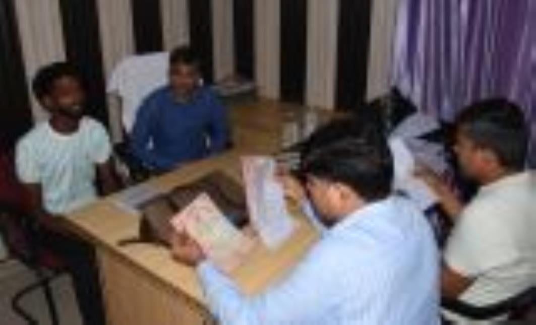 अलीगंज स्थित राजकीय औद्योगिक प्रशिक्षण संस्थान (आईटीआई) के प्लेसमेंट सेल कार्यालय में नोएडा की अलीगंज स्थित राजकीय औद्योगिक प्रशिक्षण संस्थान (आईटीआई) के प्लेसमेंट सेल कार्यालय में नोएडा की