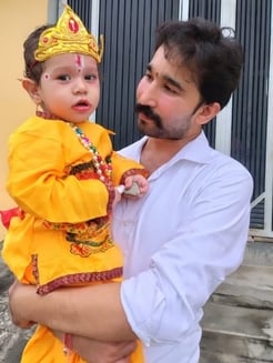 बिजनौर बैराज से गंगा में कूदने वाले फौजी राहुल, उसकी पत्नी और बेटे का फाइल फोटो। स्रोत परिजन