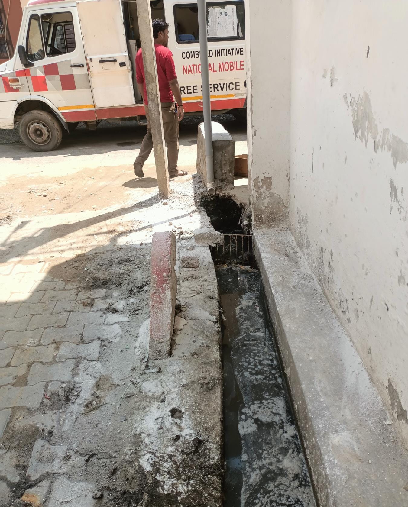 जानकीपुरम के सेक्टर-सात में गंदगी। जानकीपुरम के सेक्टर-सात में गंदगी।