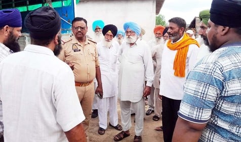 खुटार के गांव नवदिया प्रेमराज के करनैल सिंह का फाइल फोटो। स्रोत परिजन