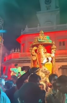 अभी से निकलने लगी भव्य प्रतिमा