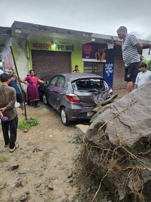 फोरलेन का निरीक्षण करते एसपी संदीप धवल। संवाद फोरलेन का निरीक्षण करते एसपी संदीप धवल। संवाद