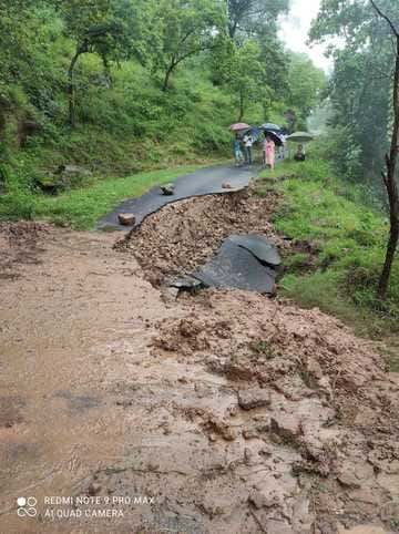 फोरलेन का निरीक्षण करते एसपी संदीप धवल। संवाद फोरलेन का निरीक्षण करते एसपी संदीप धवल। संवाद