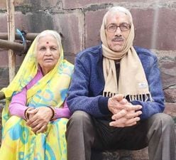 फोटो 16 सीकेटीपी-7- परिचय-  हाईवे पर दुर्घटना में घायलों का हाल जानते डीएम व एसपी। संवाद