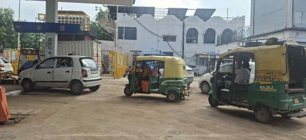-फोटो 51 : बहादुरगढ़ में खाली पड़ा सीएनजी पंप। संवाद