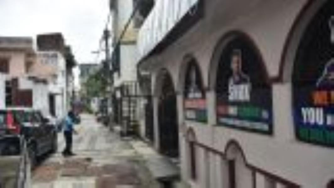 शुभांशु शुक्ला के स्वागत में शहर में तैयारी एवं उनके माता-पिता। 