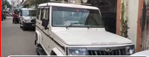 शामली में तांबा फैक्टरी में पहुंची जीसएसटी की एसआईबी टीम। स्रोत वीडियोग्रेब