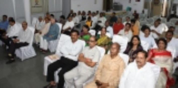 अखिल भारतीय कायस्थ महासभा की ओर से पूर्व अध्यक्ष व संरक्षक हृदय नारायण श्रीवास्तव की प्रथम पुण अखिल भारतीय कायस्थ महासभा की ओर से पूर्व अध्यक्ष व संरक्षक हृदय नारायण श्रीवास्तव की प्रथम पुण