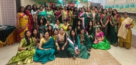 गोमतीनगर विस्तार के रेस्टोरेंट में गंगा अपार्टमेंट की महिलाओं ने तीज उत्सव मनाया। गोमतीनगर विस्तार के रेस्टोरेंट में गंगा अपार्टमेंट की महिलाओं ने तीज उत्सव मनाया।