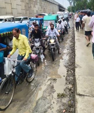 नादरगंज में लगा जाम।