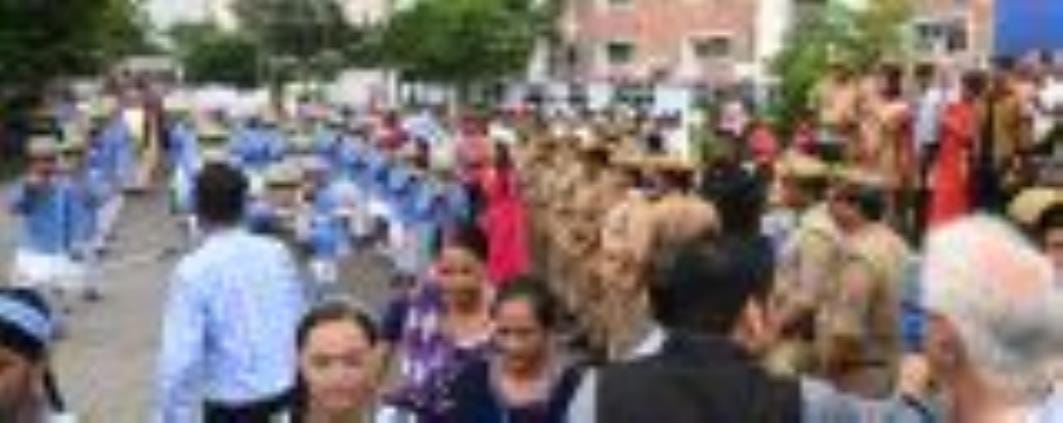 शुभांशु शुक्ला के लखनऊ आगमन पर उनके स्वागत का कुछ यूं दिखा नजारा। शुभांशु शुक्ला के लखनऊ आगमन पर उनके स्वागत का कुछ यूं दिखा नजारा।