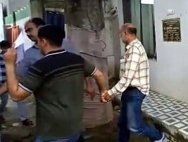 शामली में रिश्वत लेने के आरोपी श्रम प्रवर्तन अधिकारी सुरेश गौतम । संवाद शामली में रिश्वत लेने के आरोपी श्रम प्रवर्तन अधिकारी सुरेश गौतम । संवाद