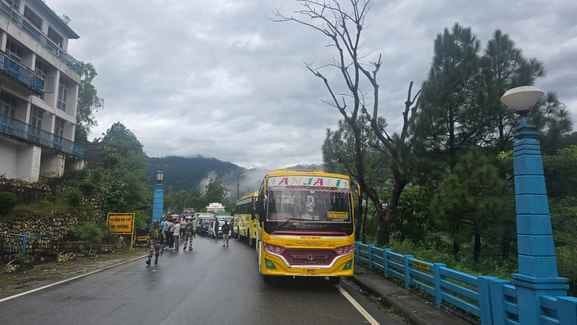 दवाडा में फ्लाई ओवर के नीचे घुसा ब्यास नदी का पानी। स्रोत जागरूक पाठक दवाडा में फ्लाई ओवर के नीचे घुसा ब्यास नदी का पानी। स्रोत जागरूक पाठक